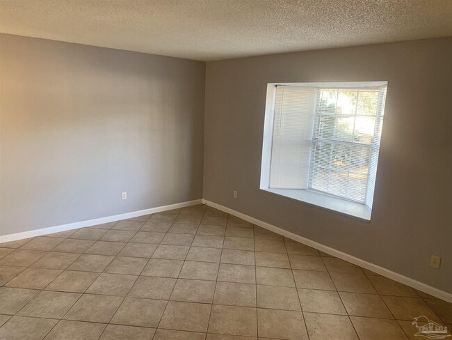 Photo - 811 Massachusetts Ave