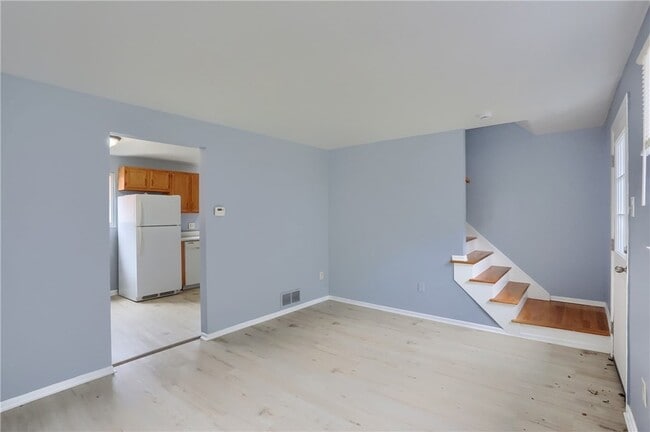 Photo - 436 Brierly Ln