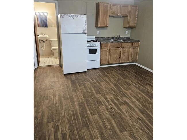 Building Photo - 1205 S Sibley Ave Unit #10