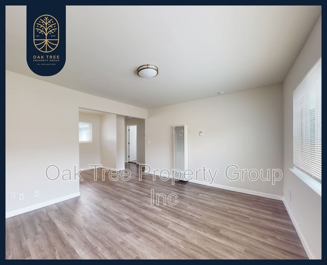 Building Photo - 406 Van Buren Ave