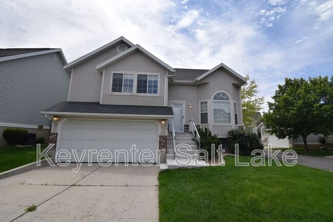 Photo - 572 E Thatcher Way House