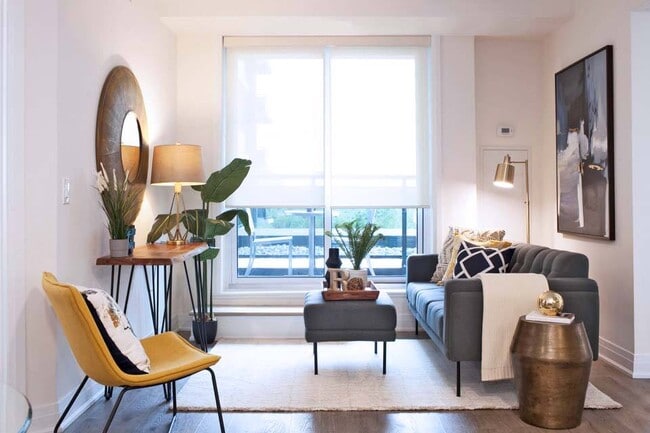 Photo - The Miltonian