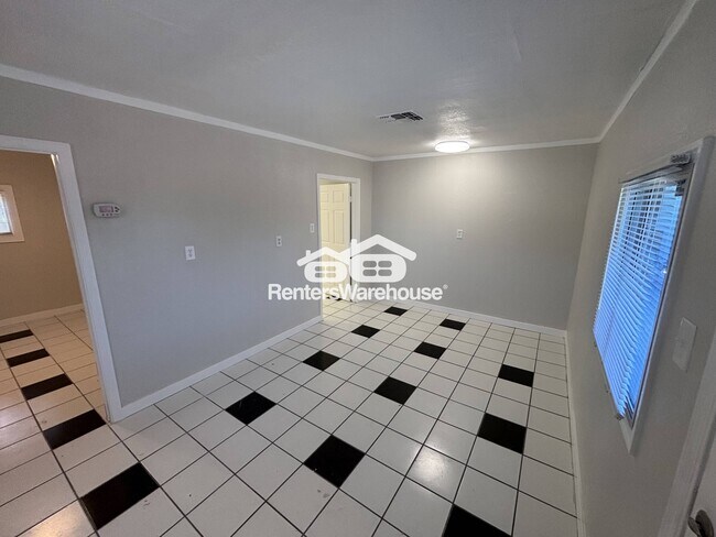 Photo - 2818 W Heatherbrae Dr