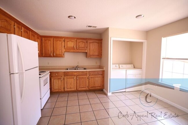Photo - First month move in special $700!! Renovat...