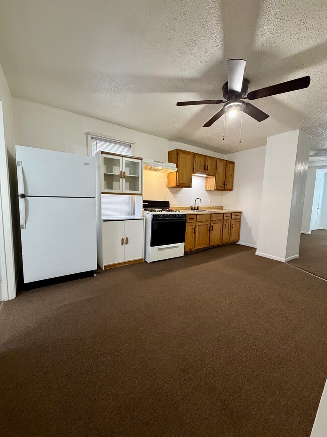 Photo - 520 Knowles Ln