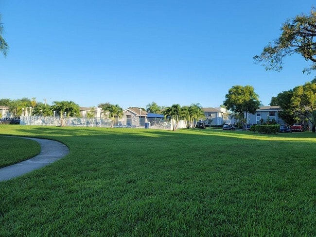 Photo - 426 NE 210th Cir Terrace Unidad 106-2
