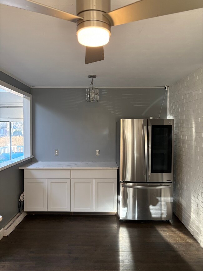 Kitchen - 15 Beverly Hl Unit Beverly Hill #2