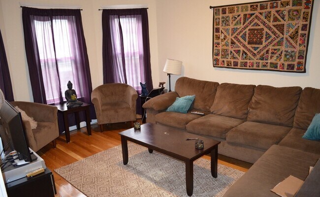 Photo - 19 Eastman St Unit 3