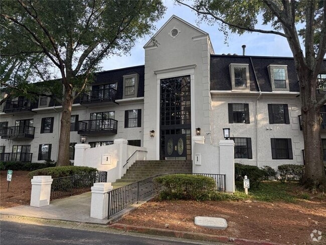 Building Photo - 1308 Pine Heights Dr NE Rental