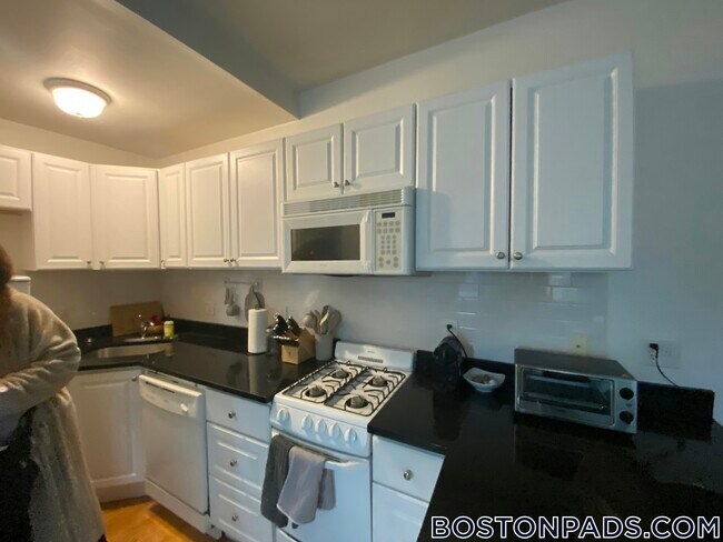 Photo - 26 Hemenway St Unidad 37