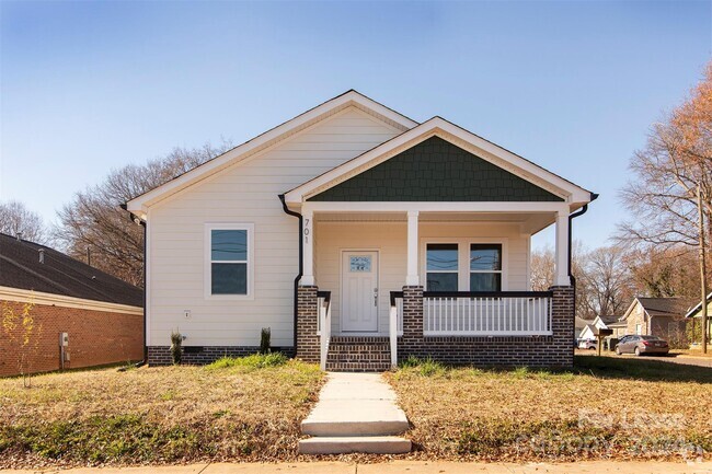 Building Photo - 701 S Marietta St Rental