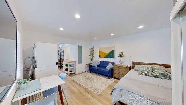 Photo - 1896 N College Cir Unit Mid-Term: 1896 1/2 N. College Cir