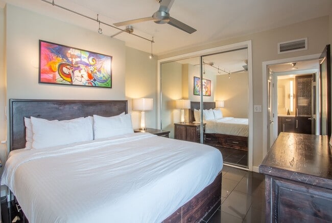 Photo - READY TO VIEW NOW! Gorgeous Downtown Phoen...