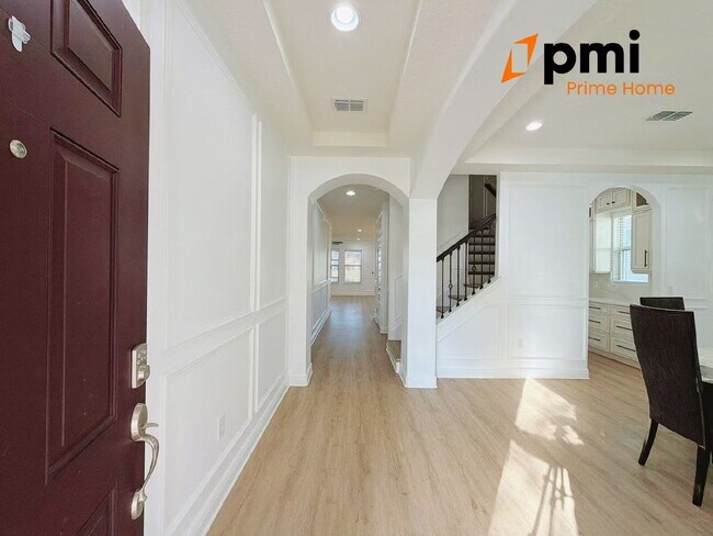 Photo - "Spacious Elegance Awaits: 5-Bedroom Home with 3.5 Baths in Winter Garden"