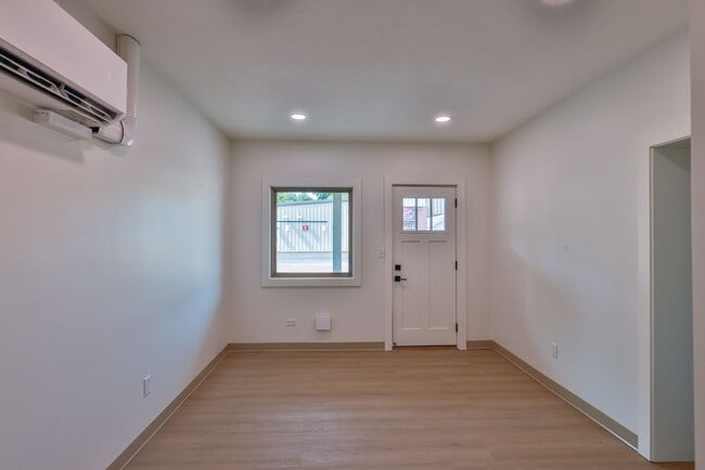 Photo - 551 Elm St Unit 18