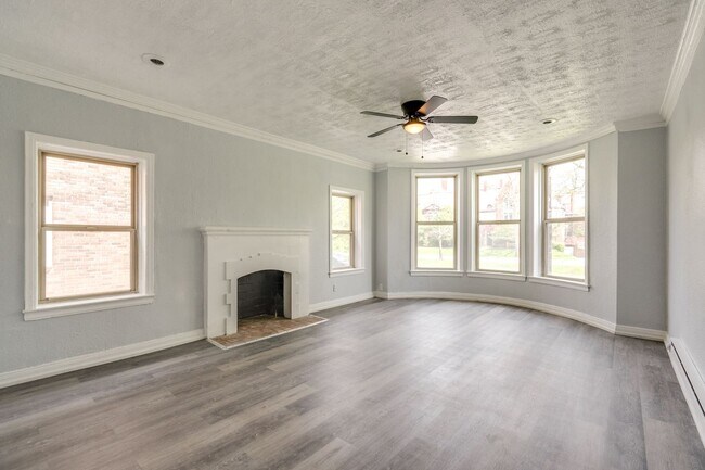 Photo - 2840 S Moreland Blvd Unit #1