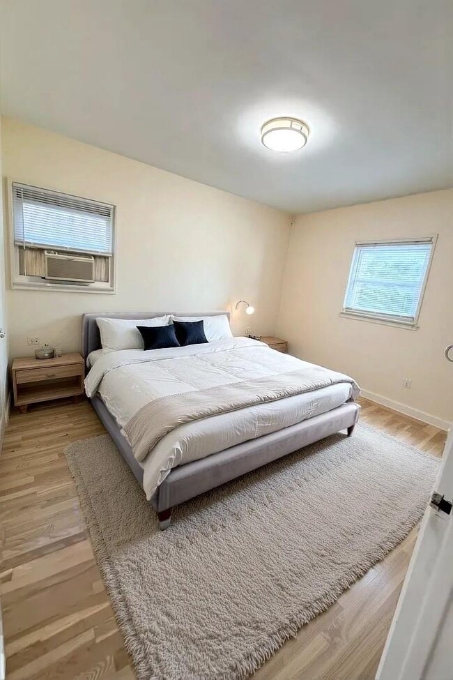 Photo - 418 W 259th St