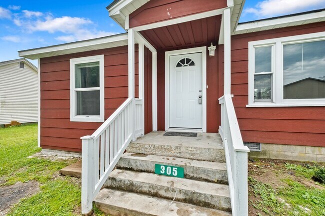Photo - 3 Bed, 2 Bath Home Available in May!