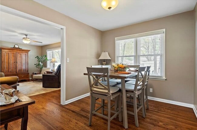 Photo - 8541 Riggs St