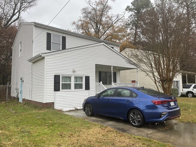 Photo - 128 Old Thompson Ave