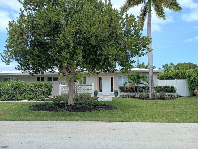Building Photo - 4454 W Tradewinds Ave