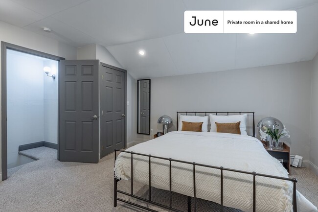 Photo - Room in Shared 5 bed/3 bath home Unit E