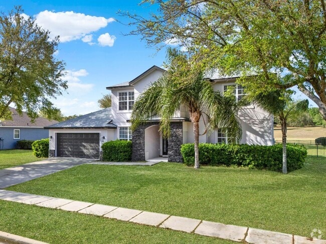 Building Photo - RENOVATED 5 BEDROOM FENCED IN, GOLF FRONTA... Rental