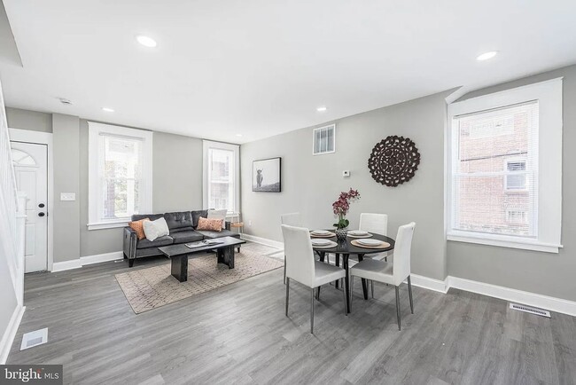 Photo - 3300 Ravenwood Ave Unit 3300 Ravenwood Ave 1