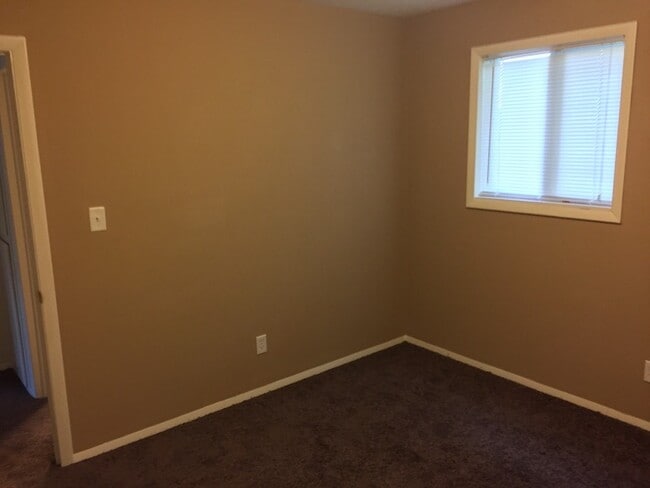 Bedroom 1 - Large closet - 3207 N. Peoria Avenue Unit 4