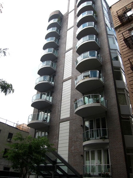 Photo - 275 S First St