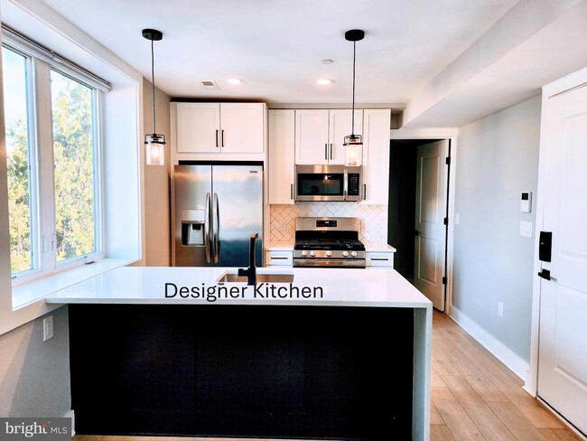 Photo - 1915 H St NE