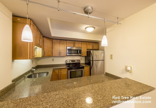345 Franklin St Unit 406