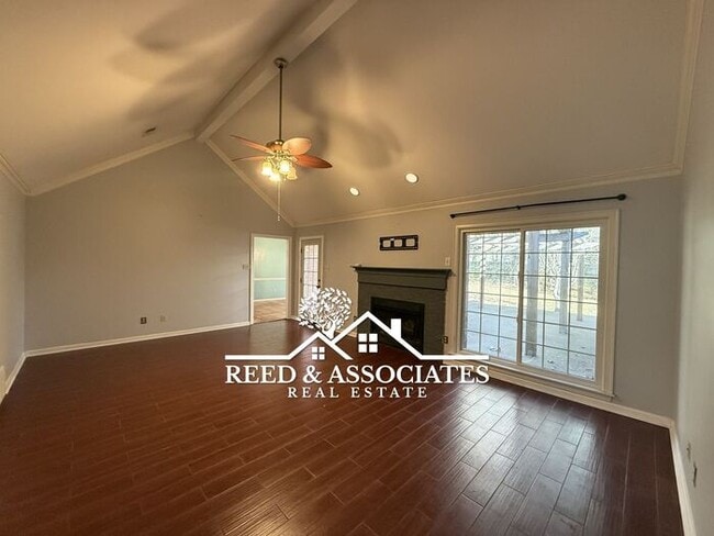 Photo - Spacious: 4 Bedroom in Cordova!