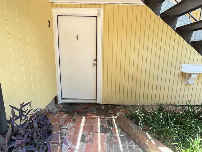 Photo - 307 Stratford St Unit 7