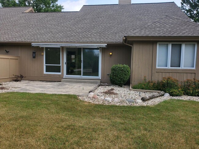 Photo - Mequon - A Stunning 3 Bedroom 3 Bath Condo
