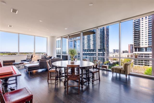 Building Photo - 2200 Victory Ave Unit 707