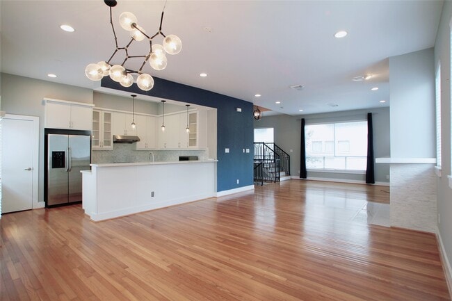 Photo - 4701 Caroline St