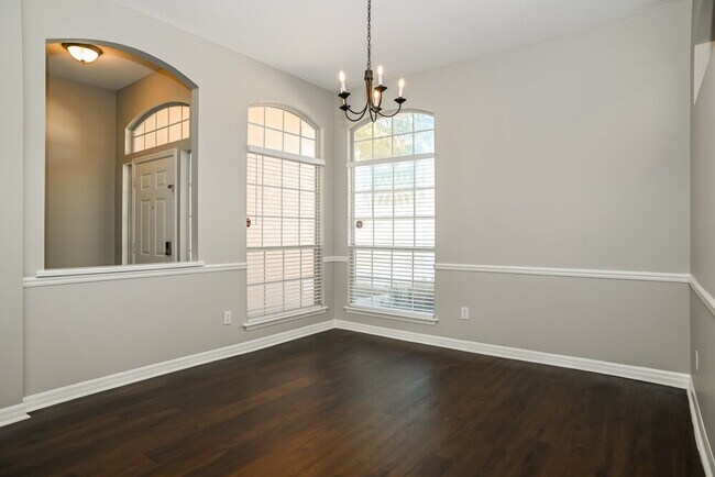 Photo - 241 Maplewood Dr