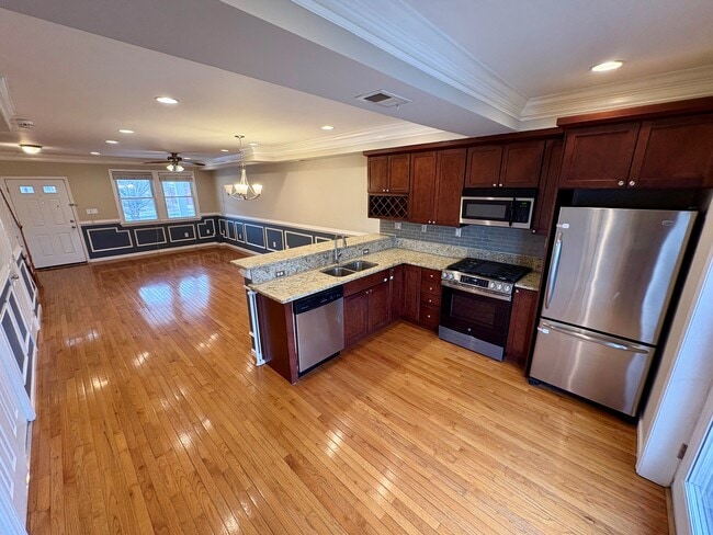 Kitchen - 1916 C St NE Unit 1