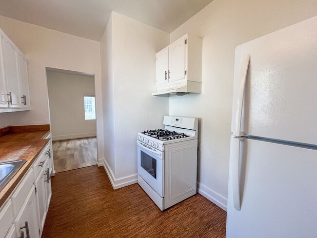 Photo - 3956 W 27th St