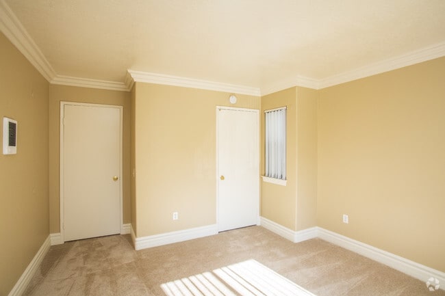 1 BR, 1 BA - 720 SF