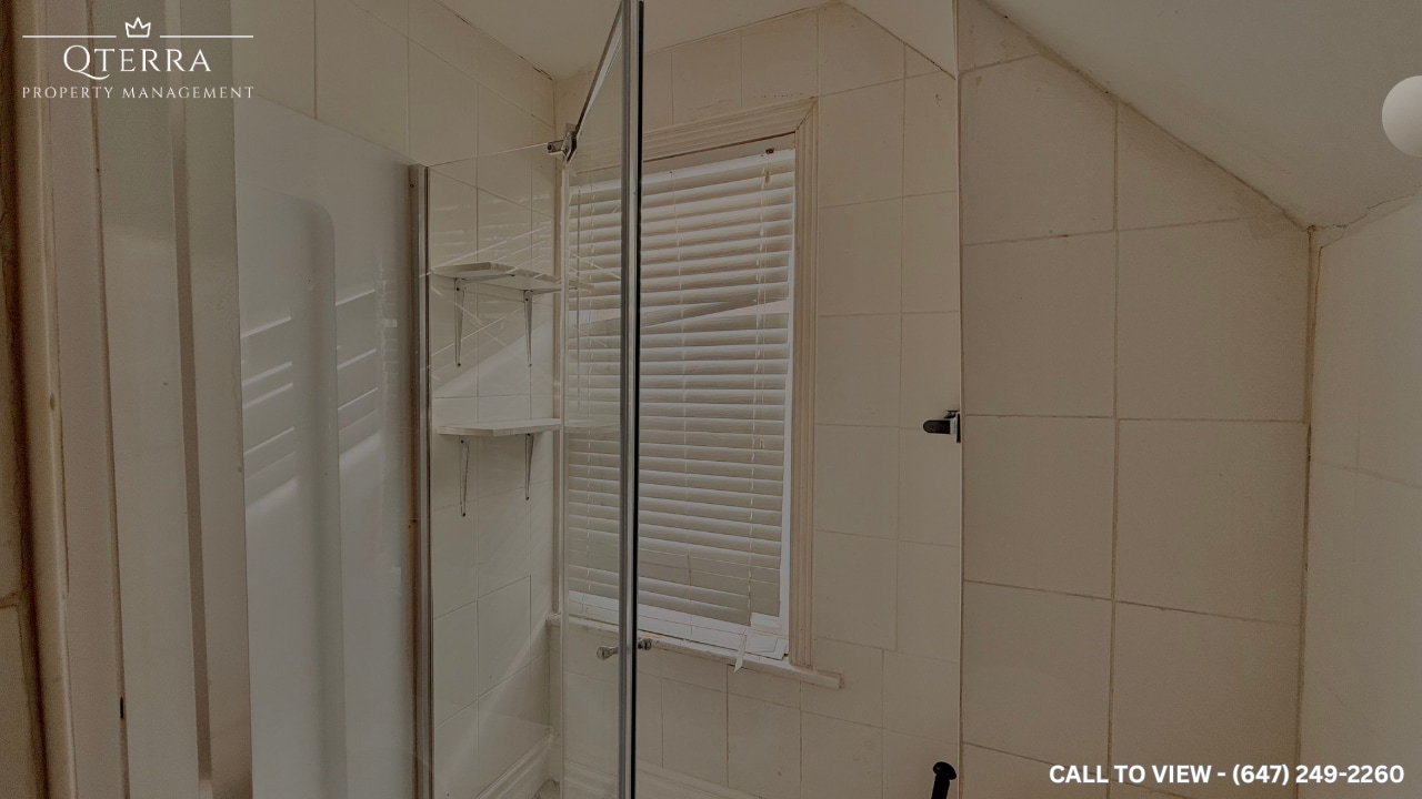 Photo - 10094 Yonge St