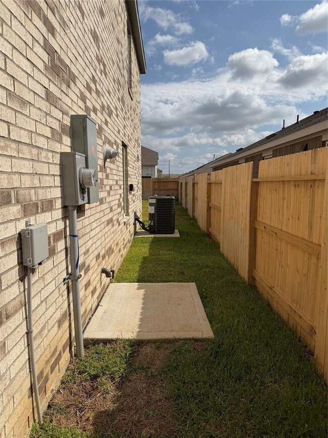 Photo - 16718 Spotted Oak Dr