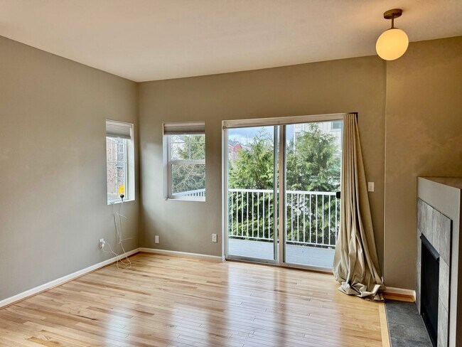 Photo - Everett Townhouse