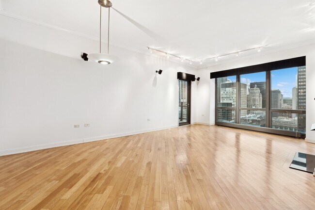 Photo - 130 N Garland Ct