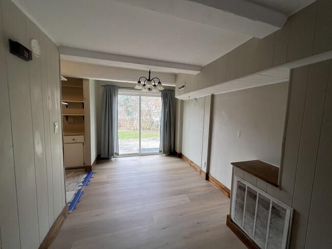 Photo - 143 Bradley St