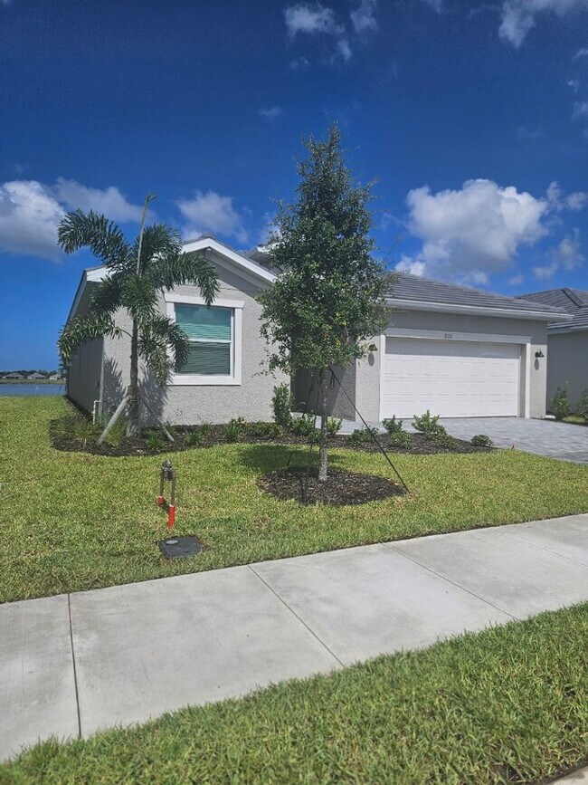 8116 Shr Lk Dr