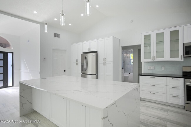 Photo - 140 Flores St