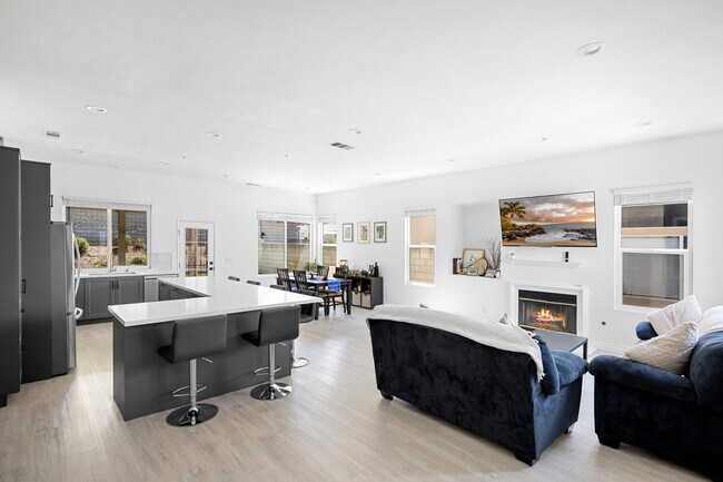 Photo - 6757 Royal Crest Ct