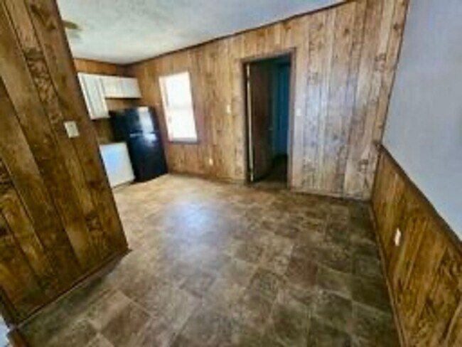 Photo - 415 Station Crossing Dr Unit B